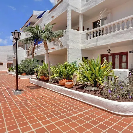 Relaxing 1 Bed, Los Cristianos, Heated Pool, Air Con * Arona (Tenerife)